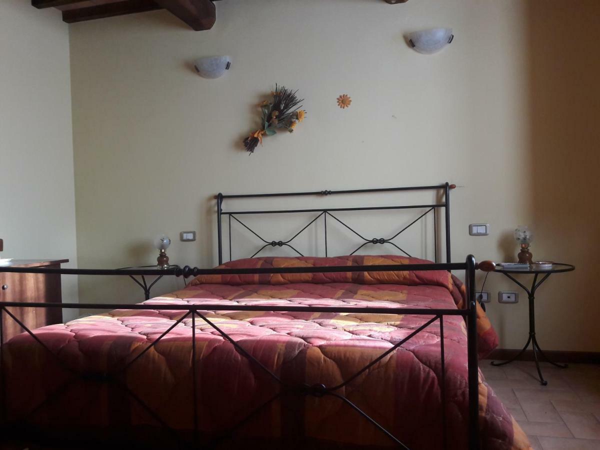 Affittacamere Da Laura Silvi Orvieto Bagian luar foto